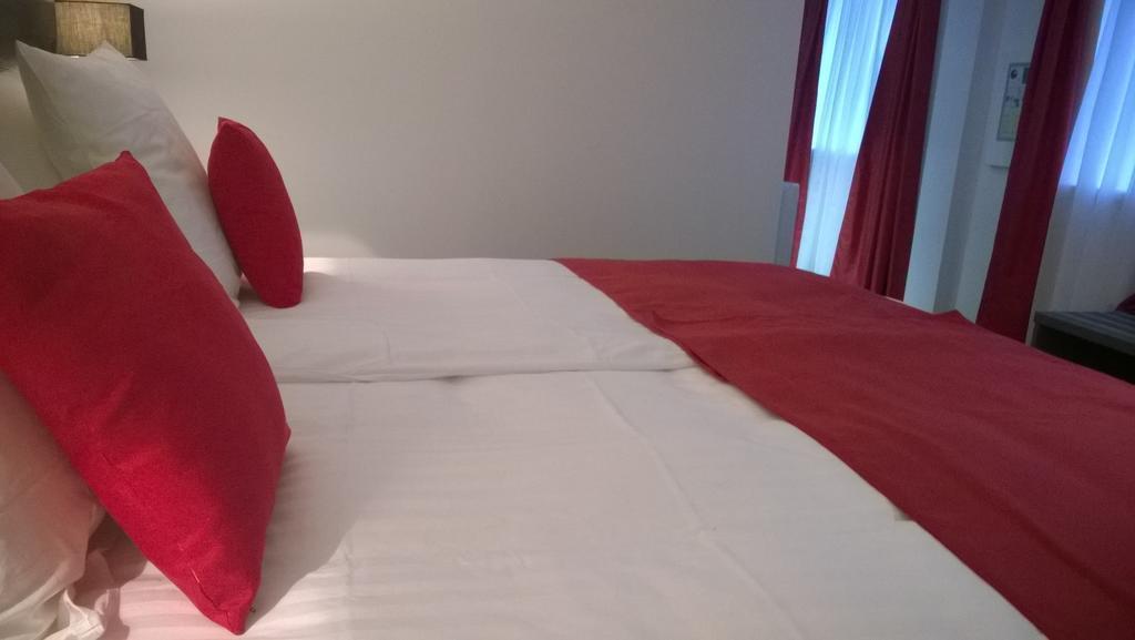 Hotel Cour Du Tonnelier Bouxwiller  Zimmer foto
